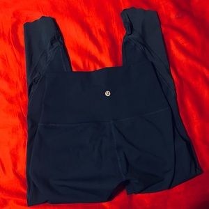 💙Lululemon Dark Blue Capris💙